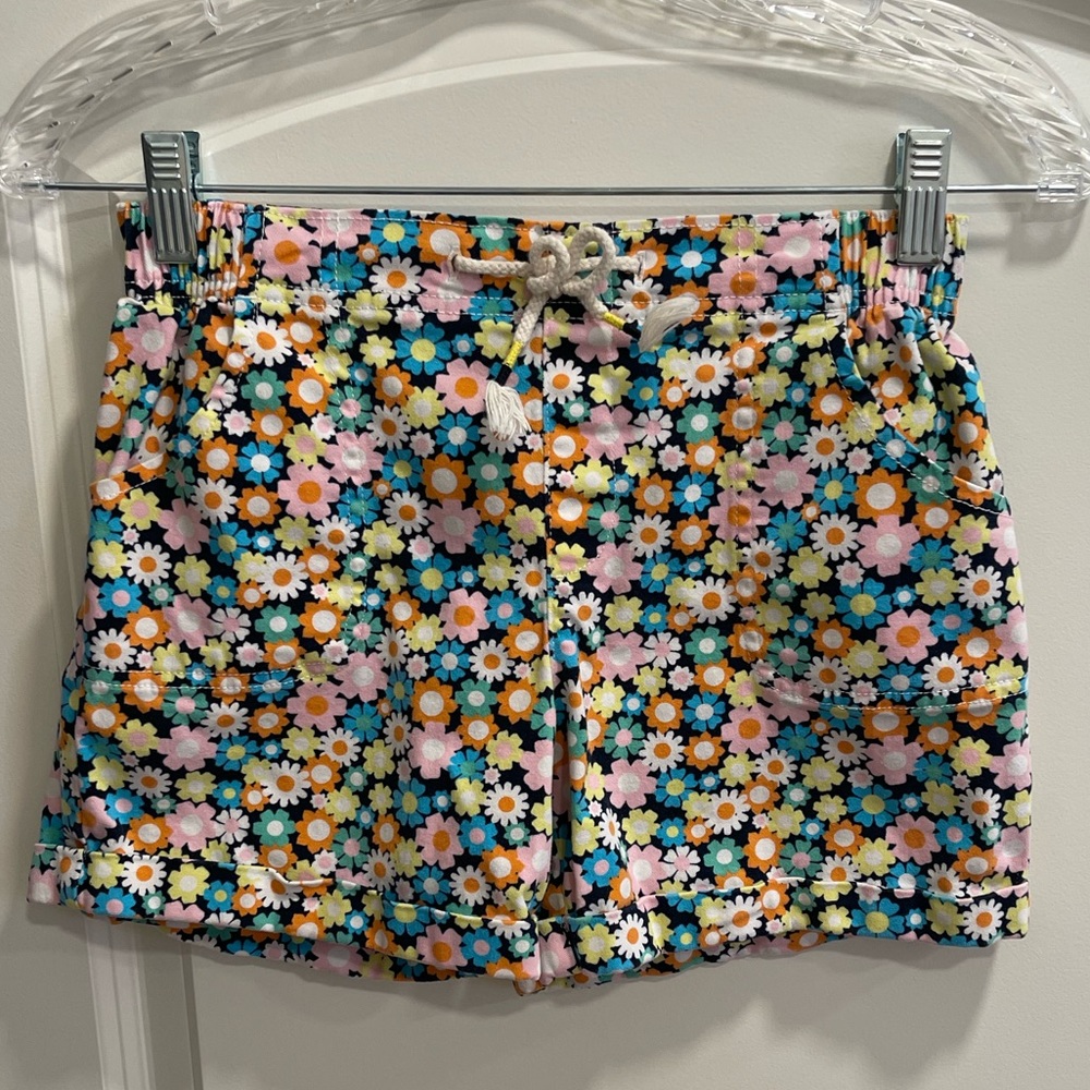 Flowered kids shorts
